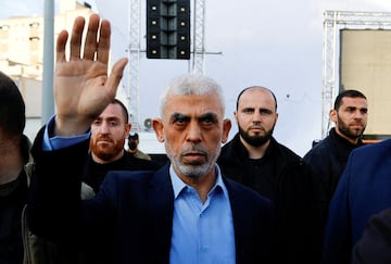 FILE PHOTO: Yahya Sinwar, Gaza Strip chief of the Palestinian Islamist Hamas movement, waves to Palestinians during a rally to mark the annual al-Quds Day (Jerusalem Day), in Gaza, April 14, 2023. REUTERS/Ibraheem Abu Mustafa/File Photo