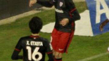 Aduriz vio su quinta amarilla y no estará en el Camp Nou