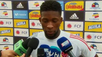 Jefferson Lerma antes de un entrenamiento con la Selecci&oacute;n Colombia.