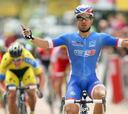 Bouhanni gana la primera y Dumoulin, la crono y es líder