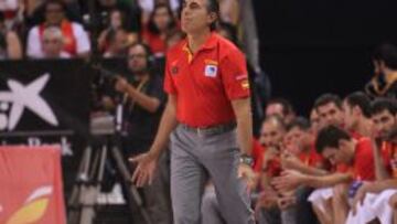 Sergio Scariolo durante el partido ante Macedonia.