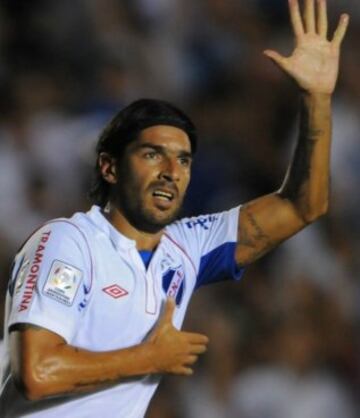 Estas son las 29 camisetas que ha vestido el 'Loco' Abreu