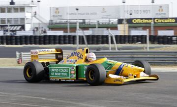 Tercera edición de la reunión y exhibición de automóviles clásicos en el circuito del Jarama