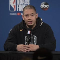 Pelinka se entiende con Lue y habrá segunda entrevista para entrenar a los Lakers