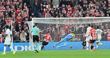 1-0. Centro con rosca de Iñaki Williams, no despeja Raúl Asencio, Thibaut Courtois no consigue alejar el balón y Alejandro Berenguer, muy atento al rechace, remata a placer el primer tanto.