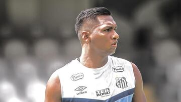 Morelos con el Santos.