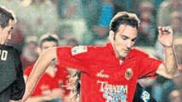 <b>TARRAGONA. </b>Alejandro Campanao, jugando con el Nàstic, no viajará hoy.