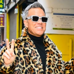 Robbie Williams destripa su noche loca de setas con Bono de U2: “Vi un cuadro precioso, era una ventana”