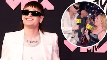 Durante su paso por la alfombra rosa de los MTV VMAs 2023, Peso Pluma tuvo un peculiar enredo con una reportera que intentó coquetear con él.