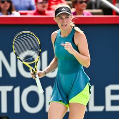 Wozniacki vence en su regreso a las pistas