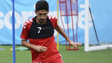 Jos&eacute; Carlos Fern&aacute;ndez (Minas de Riotinto, Huelva, 29 a&ntilde;os) se cita hoy con su pasado. El extremo grana encontr&oacute; en el Rayo Vallecano su mejor versi&oacute;n como futbolista la temporada 2012-13 y de la mano de Paco J&eacute;mez creci&oacute;. Aquella temporada disput&oacute; 32 partidos y el curso siguiente una grave lesi&oacute;n le dej&oacute; KO.