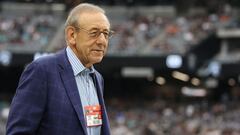 Stephen Ross, due&ntilde;o de los Dolphins, y John Elway, general manager de los Broncos, respondieron a las acusaciones de Brian Flores por presunto racismo.