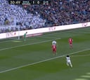 Benzema y su destiempo a la hora de liquidar el gol