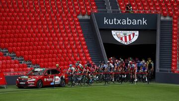 El pelotón de la pasada Vuelta, en San Mamés.