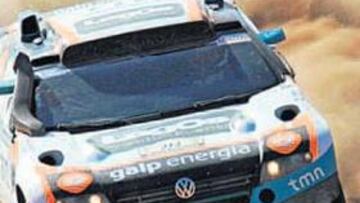 <b>EN APUROS. </b>Las interminables dunas le jugaron una mala pasada a Carlos Sousa y a su copiloto.