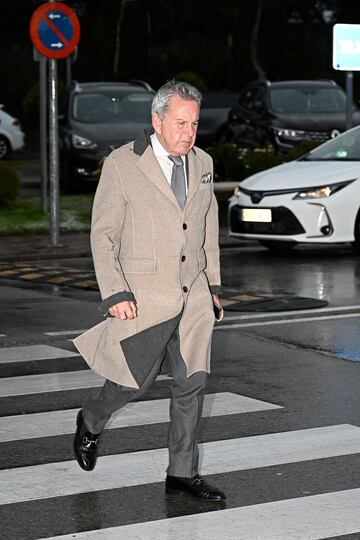 Josemi Rodr赤guez llegando a la capilla ardiente de Fernando G車mez-Acebo.