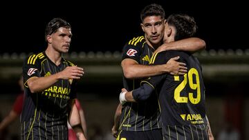 02/09/2025. Partido amistoso de pretemporada entre la SD Tarazona y el Real Zaragoza en el Municipal de Tarazona. Celebracion del 0-2 de Pau Sans con Tachi y Raul Guti