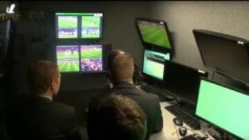 PRUEBAS. La KNVB ya ha hecho pruebas con los árbitros viendo el partido en unidades móviles.