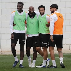 Bordalás medita volver a la defensa de tres centrales