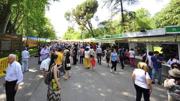 Vista general de la Feria del Libro de Madrid en el Parque del Retiro.