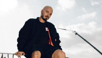 J Balvin habla de su estado de salud luego de estar en una clínica. El cantante colombiano recibió suero por no dormir bien en los últimos días.