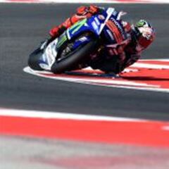 Pole del 'tiburón' Lorenzo a la
caza de 'Nemo' Rossi