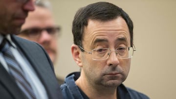 Larry Nassar, exmédico de Gimnasia sentenciado a 175 años de prisión por abuso a gimnastas, fue apuñalado en una prisión del estado de Florida.