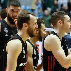 El Madrid, líder en solitario