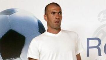 <b>PRESENTE EN EL ACTO.</b> Zidane fue uno de los jugadores del Real Madrid que asistieron a la presentación de la película.
