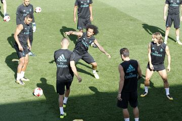 Cristiano y Modric protagonistas en el entrenamiento