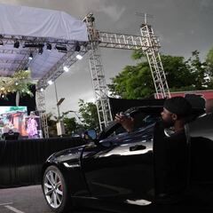 This couple took a risk by buying a drive-in theatre when it was a dead business: Now it makes $550K a year