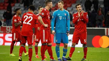 El Bayern aplaude a su afici&oacute;n tras la eliminaci&oacute;n de la Champions.