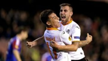 Paco Alcácer logró un hat-trick y fue el héroe de la remontada.