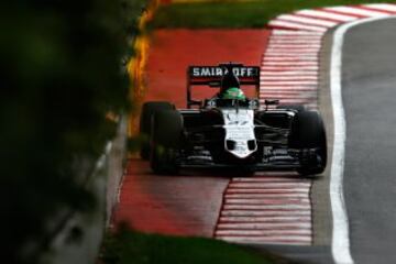 Nico Hulkenberg rozando el muro de los campeones.