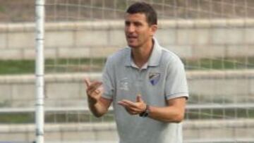JAVI GRACIA DURANTE EL ENTRENAMIENTO DEL MALAGA
