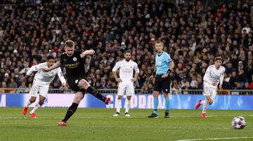 De Bruyne, de penalti, anotó el 1-2 definitivo.