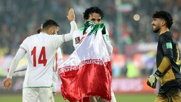 Soccer Football - World Cup - Asian Qualifiers - Group A - Iran v Iraq - Azadi Stadium, Tehran, Iran - January 27, 2022 Iran celebrate after the match Majid Asgaripour/WANA (West Asia News Agency) via REUTERS ATTENTION EDITORS - THIS IMAGE HAS BEEN SUPPLI