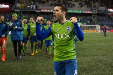 Bruin fue elegido en la primera ronda del SuperDraft de la MLS de 2011 por Houston Dynamom anotó su primer gol como profesional el 11 de abril del mismo año y unas semanas después hizo su primer hat-trick, llegaron a la final del torneo, pero lo perdieron ante LA Galaxy. Para 2012 lideró al equipo con 16 anotaciones y ayudó a su equipo a alcanzar la final de la Copa MLS pero volvieron a perder ante los galácticos, estuvo en el equipo hasta 2016.
Actualmente juega para Seattle Sounders.