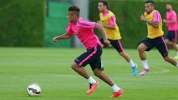 Neymar, baja contra el Elche; Pedro entra en la convocatoria