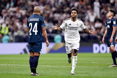 Avanzó Rodrygo, amagó, rompió a sus marcas, se hizo el hueco y se sacó un gran disparo desde el balcón del área, superando la estirada de Moreno. 