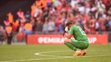 LONDON, ENGLAND - APRIL 16: (THE SUN OUT, THE SUN ON SUNDAY OUT) Zack Steffen of Manchester at the end of theEmirates FA Cup Semi-Final match between Manchester City and Liverpool at Wembley Stadium on April 16, 2022 in London, England. (Photo by Andrew Powell/Liverpool FC via Getty Images)