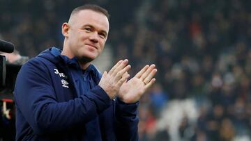Wayne Rooney se llev&oacute; una grata sorpresa al verse bien recibido por los fan&aacute;ticos del club en el que fungir&aacute; como entrenador y jugador al mismo tiempo.