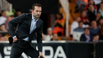 El entrenador del Valencia CF Rubén Baraja durante el partido de la jornada 19 de LaLiga que Valencia CF y Rayo Vallecano disputan este sábado en el estadio de Mestalla.