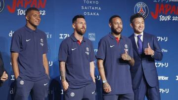 Messi, Neymar, and Mbappé arrived in Japan with the PSG team and new head coach Christophe Galtier, where they’ll play against local Japanese teams.