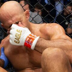 De Castro derrota a Dos Santos en un combate dramático