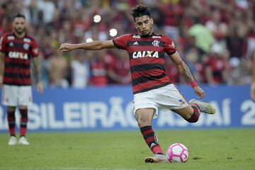 Además de Vinicius, y a la espera de la irrupción de Lincoln, este zurdo ha sido la perla de Flamengo. Excelente técnica, gran golpeo de balón y pretendido por grandes clubes como el Barça, salió desde el banquillo en los dos encuentros disputados por Brasil en el parón.