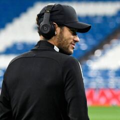 Neymar analiza con su asesor sus opciones de ir al Madrid