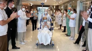 Gina Dal Colleto abandonando el hospital de Brasil tras haber vencido al coronavirus a sus 97 años de edad. Abril 12, 2020.