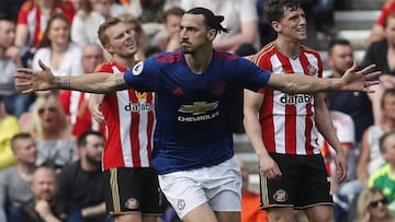 Ibrahimovic celebra un gol.