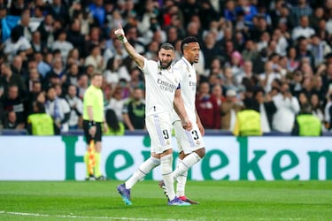 1-0. Karim Benzema celebra el primer tanto que anota en el minuto 77 de partido.